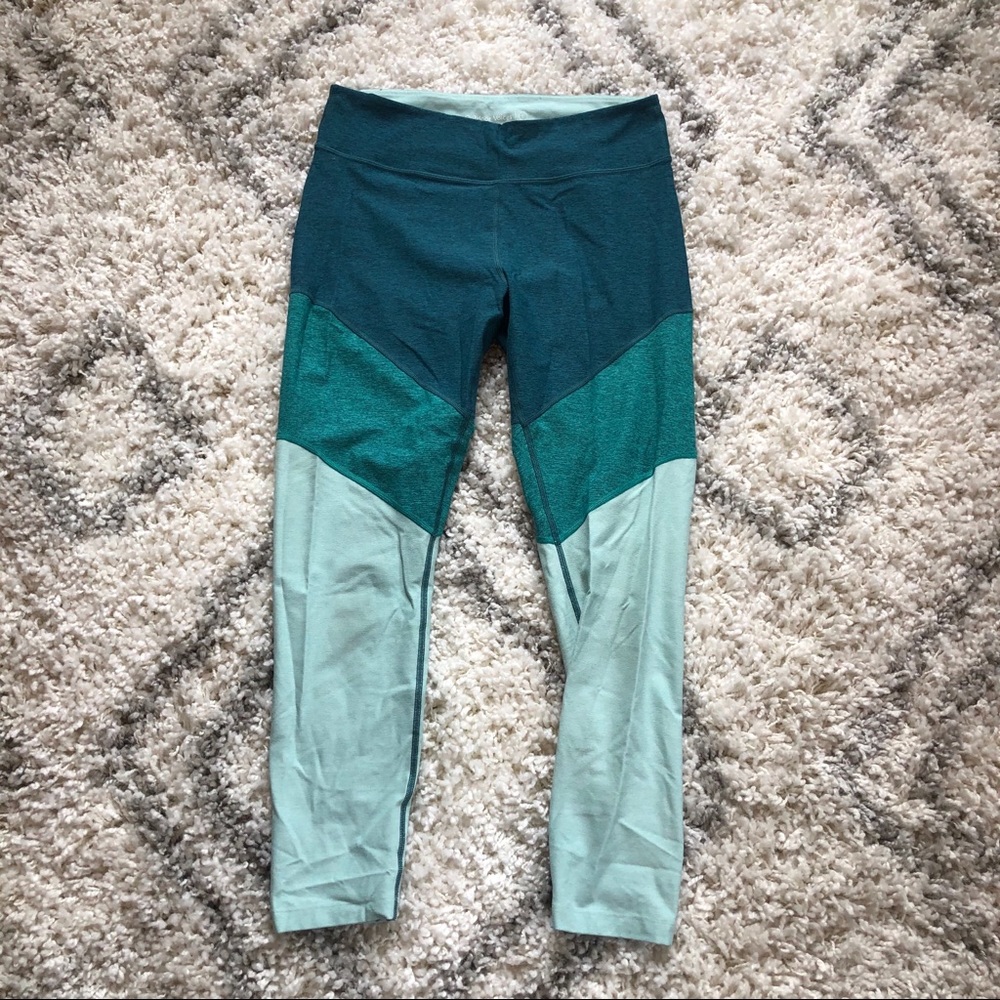 Outdoor Voices colorblock 7/8 leggings